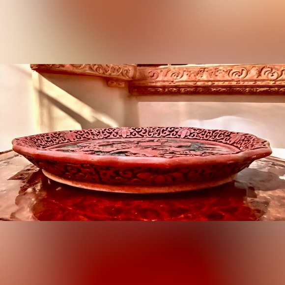 Antique Chinese Hand Carved Cinnabar Lacquer Scalloped Plate - Picture 8 of 11